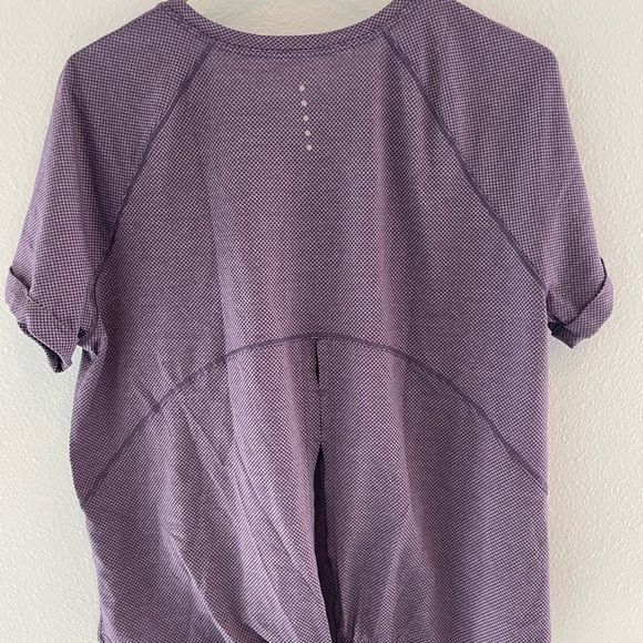 Purple tie-back workout t-shirt - Picture 2 of 3